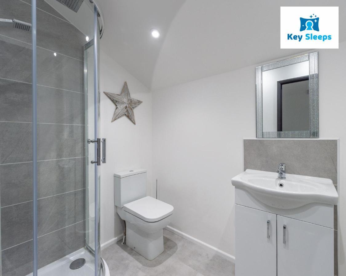 Five Bedroom Spacious Modern House By Keysleeps Short Lets Workington Lake District Beach Exterior foto