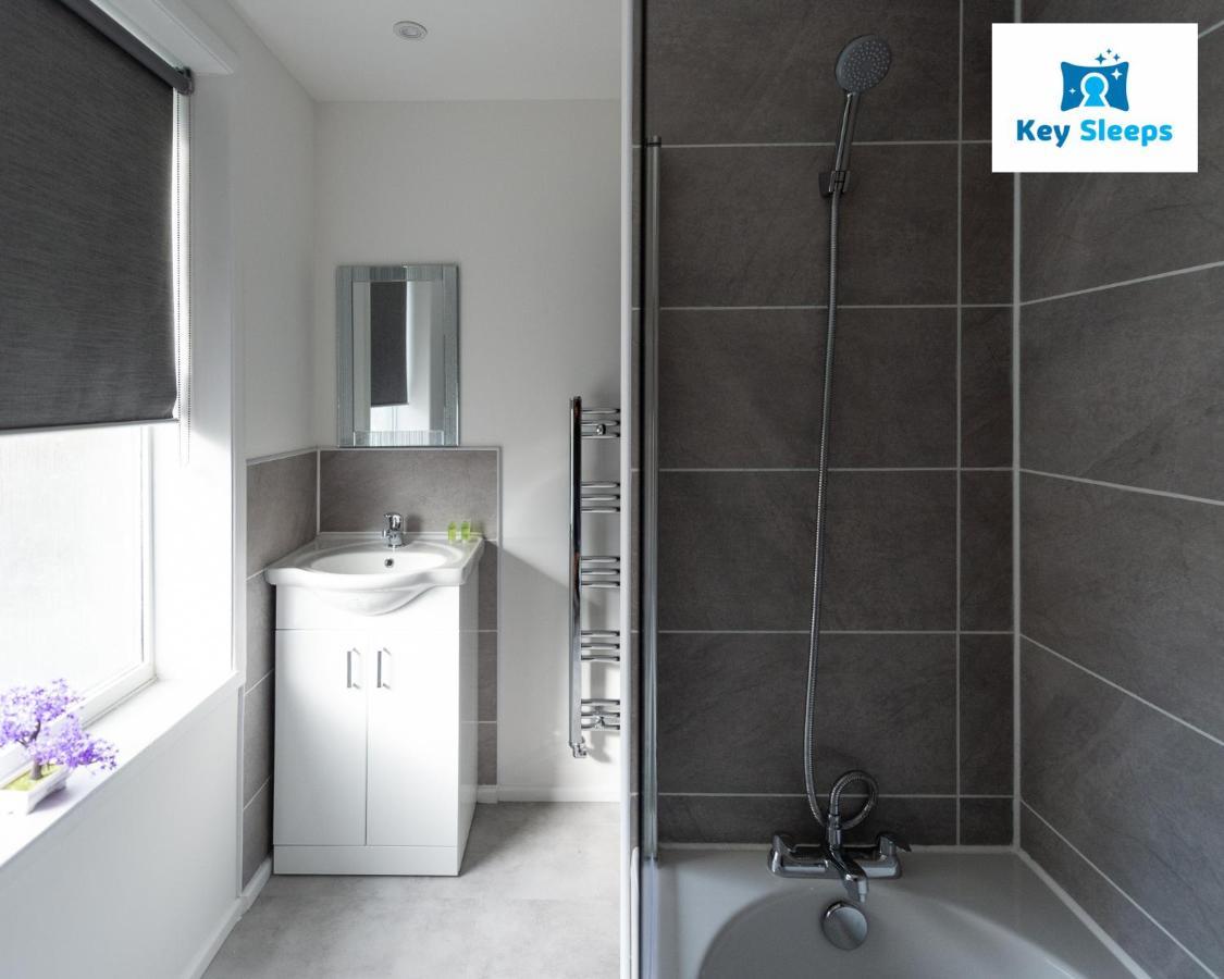 Five Bedroom Spacious Modern House By Keysleeps Short Lets Workington Lake District Beach Exterior foto